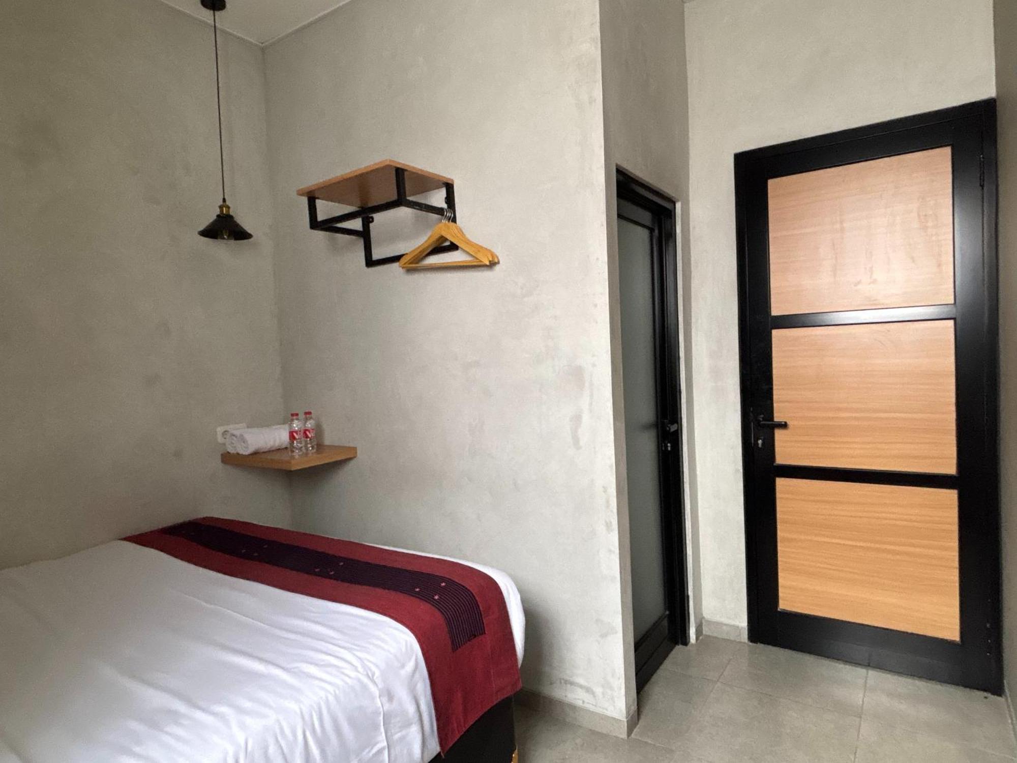 Bed and Breakfast The Cluster Harris Cimahi Экстерьер фото